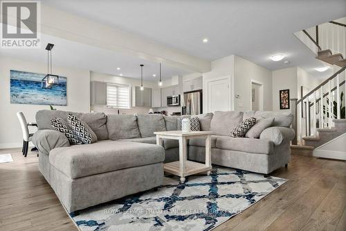 103 Pearce Street, Loyalist (Amherstview), ON - Indoor Photo Showing Living Room