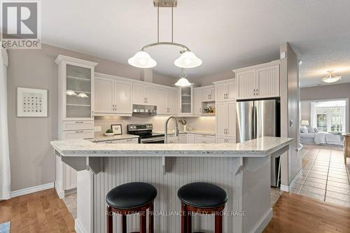 524 Baldwin Court, Kingston (City Northwest), ON - Indoor Photo Showing Kitchen With Upgraded Kitchen