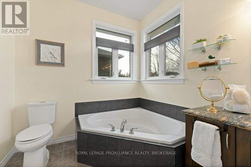 524 Baldwin Court, Kingston (City Northwest), ON - Indoor Photo Showing Bathroom
