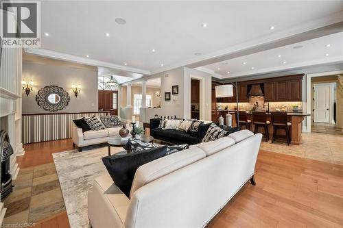 63 Metcalfe Street, Guelph, ON - Indoor Photo Showing Living Room
