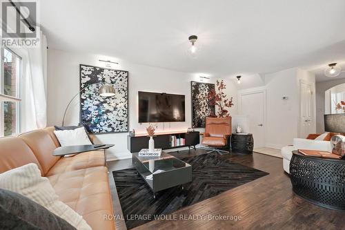 140 Veronica Drive, Kitchener, ON - Indoor Photo Showing Living Room