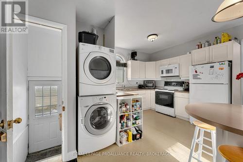 31 Beverley Street, Kingston (Central City East), ON - Indoor Photo Showing Laundry Room