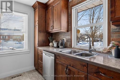 260 Bellevue Street, Peterborough (Northcrest Ward 5), ON - Indoor Photo Showing Kitchen With Double Sink