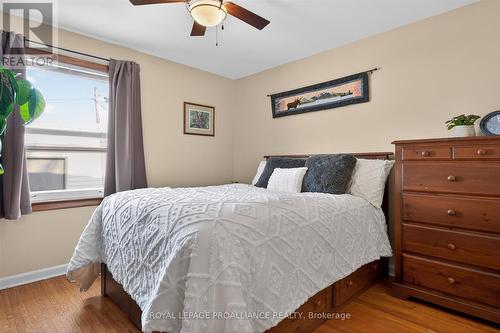 260 Bellevue Street, Peterborough (Northcrest Ward 5), ON - Indoor Photo Showing Bedroom
