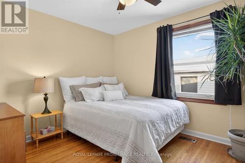 260 Bellevue Street, Peterborough (Northcrest Ward 5), ON - Indoor Photo Showing Bedroom