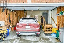 Oversized single garage w/interior access to home - 