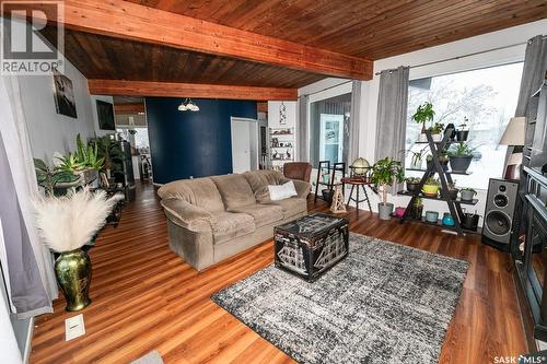 335 Yukon Avenue, Kerrobert, SK -  Photo Showing Living Room