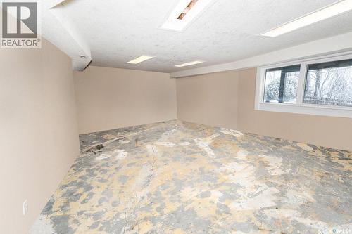 335 Yukon Avenue, Kerrobert, SK - Indoor Photo Showing Other Room
