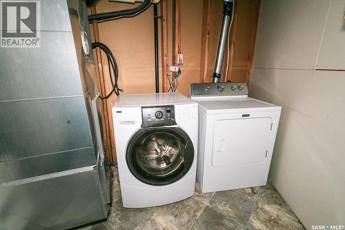 335 Yukon Avenue, Kerrobert, SK - Indoor Photo Showing Laundry Room