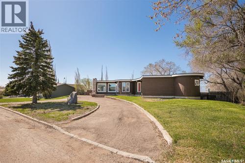 335 Yukon Avenue, Kerrobert, SK - Outdoor