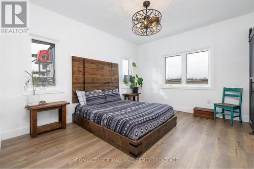 292 Kyes Road, Front Of Leeds & Seeleys Bay, ON - Indoor Photo Showing Bedroom