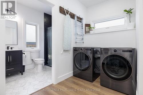 292 Kyes Road, Front Of Leeds & Seeleys Bay, ON - Indoor Photo Showing Laundry Room
