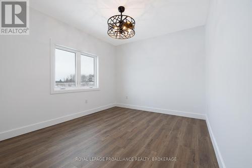 292 Kyes Road, Front Of Leeds & Seeleys Bay, ON - Indoor Photo Showing Other Room