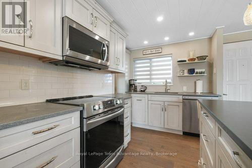 Appliances - 2E - 20 Ryder Drive, Mcdougall, ON - Indoor Photo Showing Kitchen With Upgraded Kitchen
