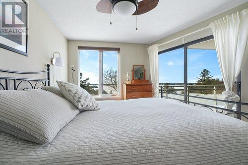 2E - 20 Ryder Drive, Mcdougall, ON - Indoor Photo Showing Bedroom