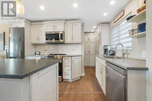 Kitchen - 2E - 20 Ryder Drive, Mcdougall, ON - Indoor Photo Showing Kitchen