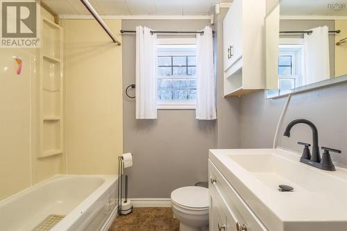 Bathroom - 53 Stanley Street, North Sydney, NS - Indoor Photo Showing Bathroom