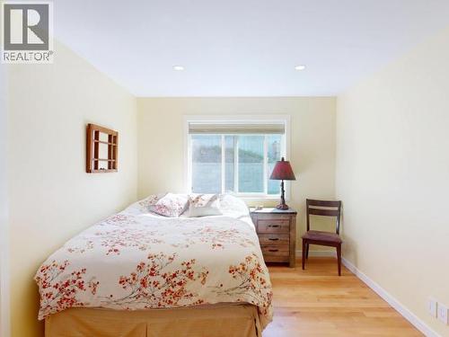 3784 Trail Place, Powell River, BC - Indoor Photo Showing Bedroom