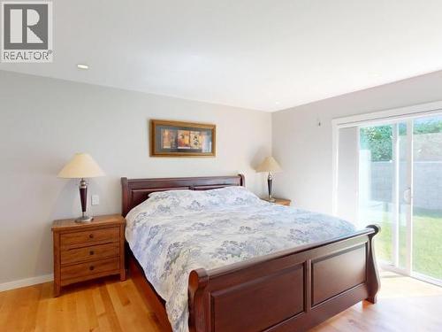 3784 Trail Place, Powell River, BC - Indoor Photo Showing Bedroom