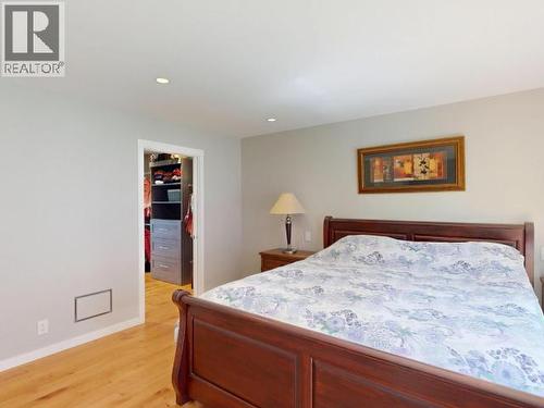 3784 Trail Place, Powell River, BC - Indoor Photo Showing Bedroom