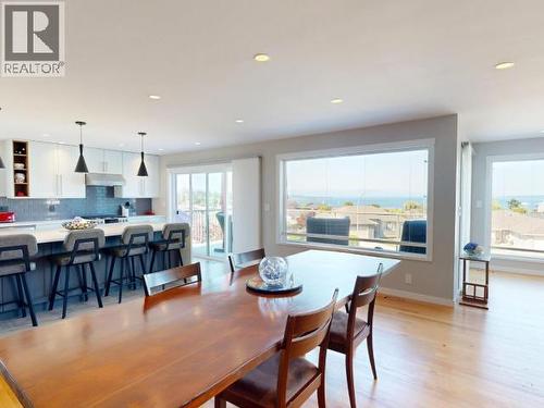 3784 Trail Place, Powell River, BC - Indoor Photo Showing Dining Room