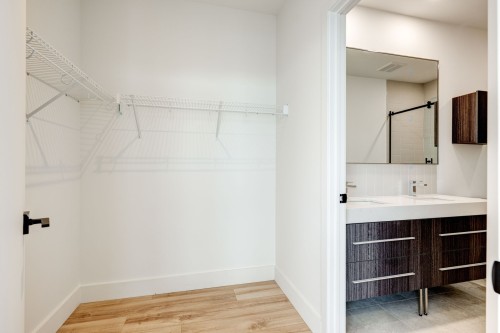 Penderie (Walk-in) - 2513-435 Boul. René-Lévesque O., Montréal (Ville-Marie), QC - Indoor With Storage