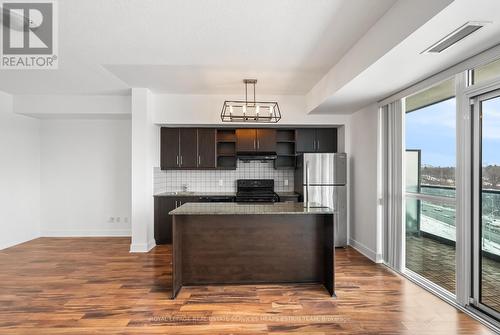 504 - 35 Brian Peck Crescent, Toronto, ON - Indoor Photo Showing Kitchen