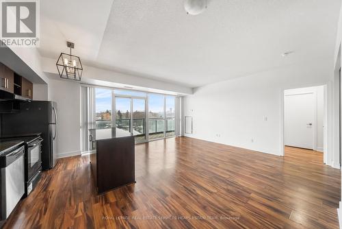 504 - 35 Brian Peck Crescent, Toronto, ON - Indoor Photo Showing Kitchen