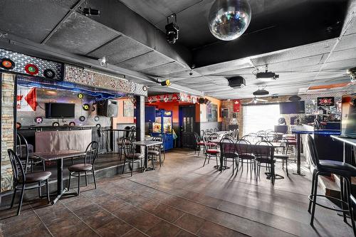 Bar - 1227  - 1229 Rue Principale, Saint-Roch-De-L'Achigan, QC - Indoor