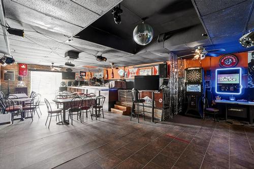 Bar - 1227  - 1229 Rue Principale, Saint-Roch-De-L'Achigan, QC - Indoor Photo Showing Garage