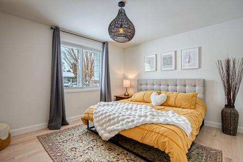 Chambre à coucher principale - 24 Place Lévis, Saint-Bruno-De-Montarville, QC - Indoor Photo Showing Bedroom