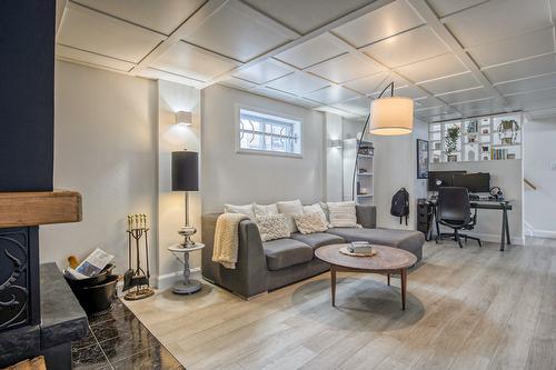 Salle familiale - 24 Place Lévis, Saint-Bruno-De-Montarville, QC - Indoor