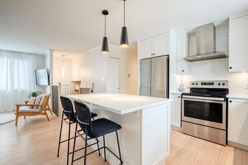 Cuisine - 24 Place Lévis, Saint-Bruno-De-Montarville, QC - Indoor Photo Showing Kitchen With Upgraded Kitchen