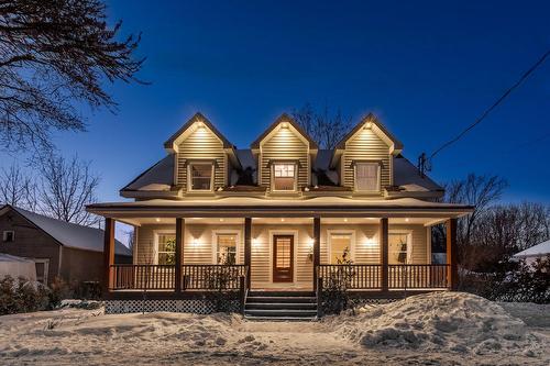 21 Rue Lafontaine  Chambly, QC J3L 3J9