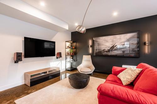 Intergénération - 21 Rue Lafontaine, Chambly, QC - Indoor Photo Showing Living Room