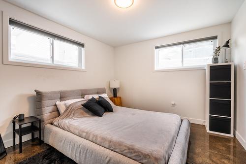 Intergénération - 21 Rue Lafontaine, Chambly, QC - Indoor Photo Showing Bedroom