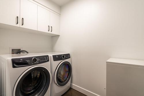 Intergénération - 21 Rue Lafontaine, Chambly, QC - Indoor Photo Showing Laundry Room