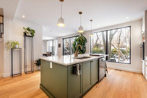 Cuisine - 21 Rue Lafontaine, Chambly, QC - Indoor Photo Showing Kitchen With Double Sink With Upgraded Kitchen