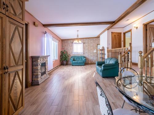 Vue d'ensemble - 656 Rue Pagé, Contrecoeur, QC - Indoor Photo Showing Living Room With Fireplace