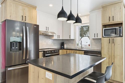 Cuisine - 1076 Rue Des Huards, Sainte-Agathe-Des-Monts, QC - Indoor Photo Showing Kitchen With Upgraded Kitchen