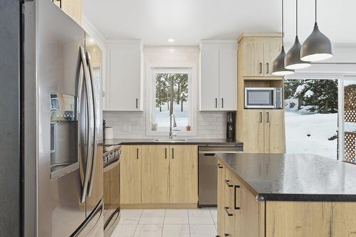 Cuisine - 1076 Rue Des Huards, Sainte-Agathe-Des-Monts, QC - Indoor Photo Showing Kitchen With Upgraded Kitchen