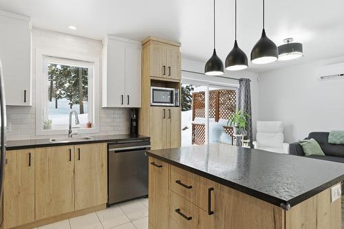 Cuisine - 1076 Rue Des Huards, Sainte-Agathe-Des-Monts, QC - Indoor Photo Showing Kitchen