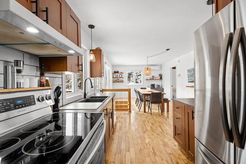 Cuisine - 1735 Ch. Du 1Er-Rang, Sainte-Lucie-Des-Laurentides, QC - Indoor Photo Showing Kitchen With Double Sink