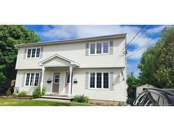 225 Kendra  Moncton, NB E1C 8Y4