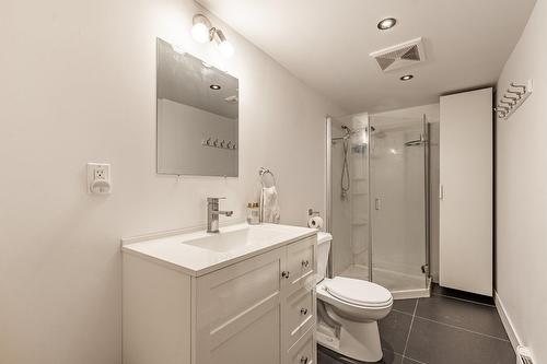 Salle de bains - 995 Rue Coderre, Longueuil (Saint-Hubert), QC - Indoor Photo Showing Bathroom