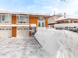 33 Ladner Drive  Toronto, ON M2J 3Z8