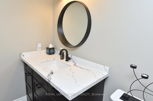 1707-75 Queen Street N, Hamilton, ON - Indoor Photo Showing Bathroom