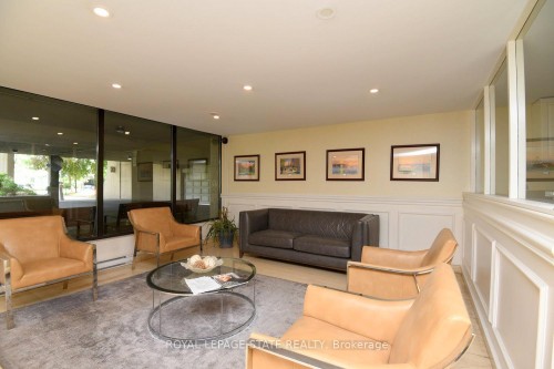 1707-75 Queen Street N, Hamilton, ON - Indoor Photo Showing Living Room