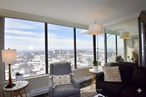 1707-75 Queen Street N, Hamilton, ON - Indoor Photo Showing Living Room