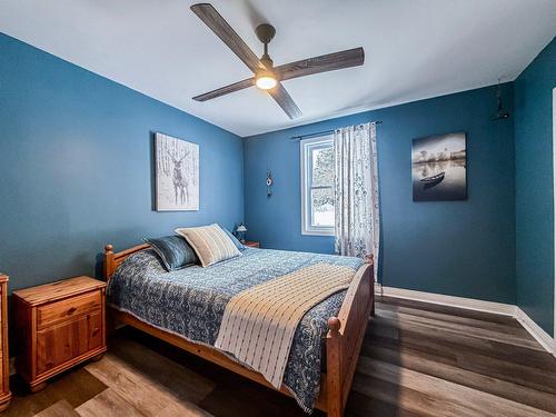 Chambre à coucher principale - 392 Rue St-Paul, Brownsburg-Chatham, QC - Indoor Photo Showing Bedroom